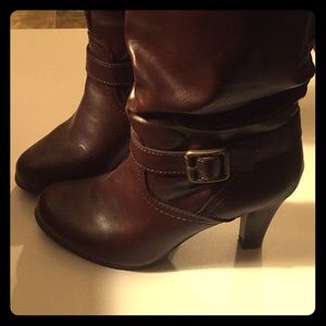 Size 7 brown high heel boots
